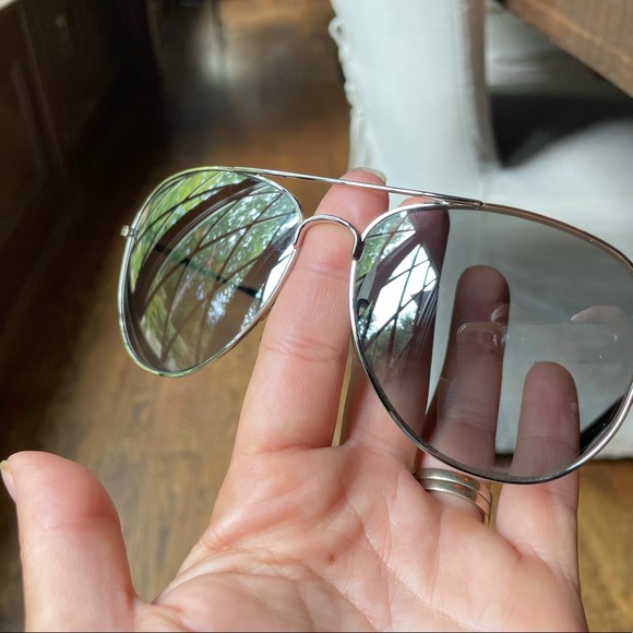 SOLD Michael Kors Polarized Aviator Sunglasses MKS144 Color 041 Exceptional Cond - Picture 5 of 9